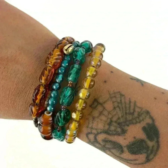 VTG Multi Lucite Carved Beaded Bangle Wired Wrap Bracelet Brown Blue Bell Chime - Picture 7 of 10